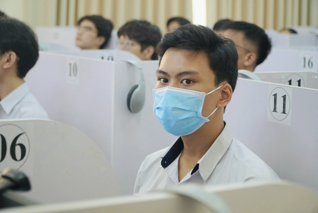 Máy quét kiểm tra thí sinh thi vào Trường ĐH Sư phạm TPHCM - 3 Máy quét kiểm tra thí sinh thi vào Trường ĐH Sư phạm TPHCM - 3