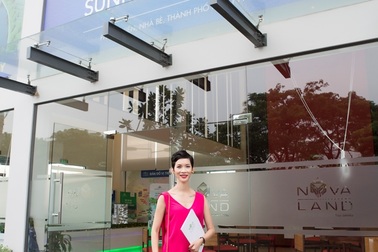 Giống Phạm Hương, siêu mẫu Xuân Lan thích không gian xanh mát