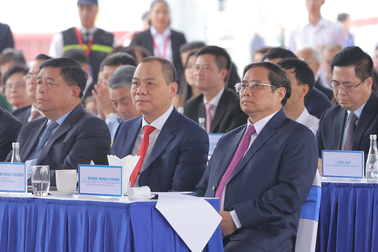 Thủ tướng Phạm Minh Chính dự lễ xuất khẩu lô xe điện VinFast VF 8 sang Mỹ