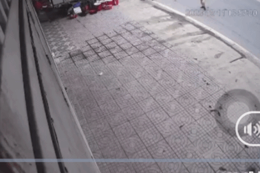 Tạm giữ nam thanh niên tông gãy chân CSGT