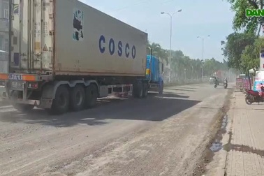 Quốc lộ 1A qua tỉnh Bình Định hư hỏng nặng sau mưa