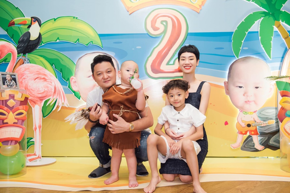 Anh Dũng công khai ảnh nắm tay Trương Ngọc Ánh tình tứ - 5 Anh Dũng công khai ảnh nắm tay Trương Ngọc Ánh tình tứ - 5