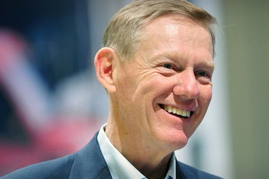 CEO hãng xe Ford trở thành ứng viên tiềm năng cho vị trí CEO của Microsoft