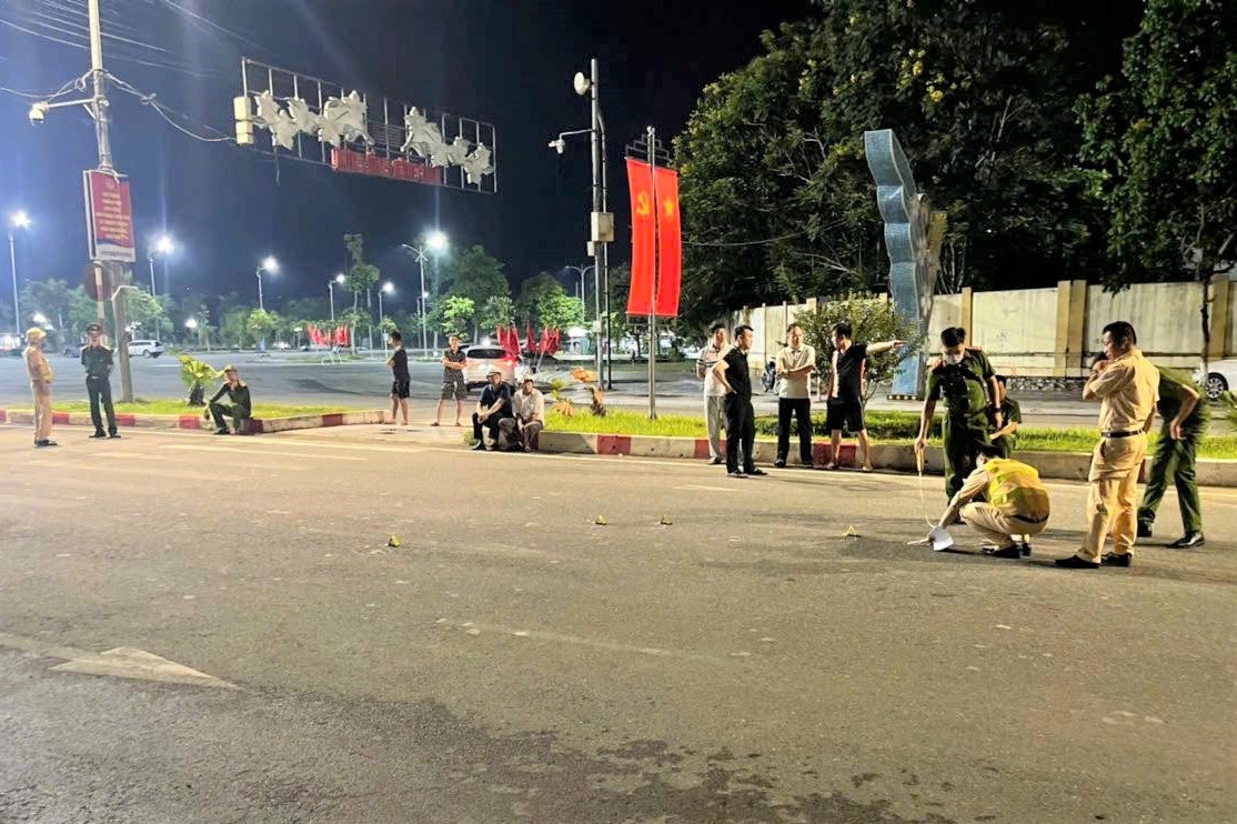 Đại úy công an bị người vi phạm tông trọng thương khi làm nhiệm vụ - 2