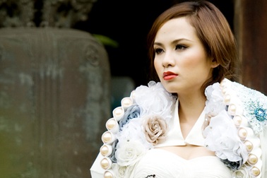 Hoa hậu Diễm Hương kiều diễm