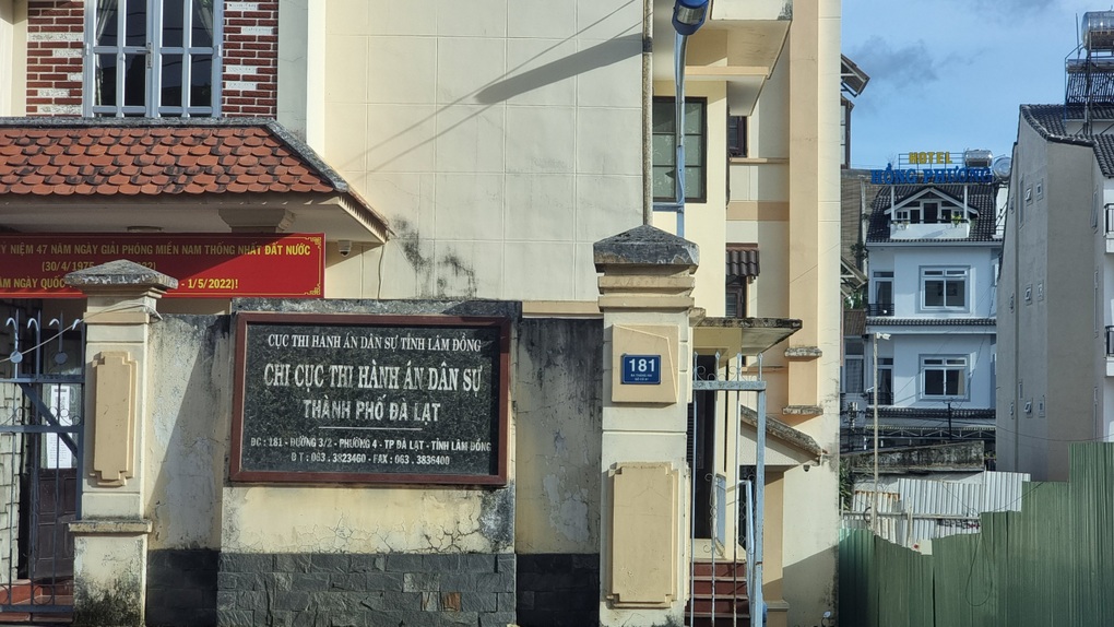Cựu Phó Chi cục Thi hành án dân sự Đà Lạt bị khởi tố thêm tội danh - 1 Cựu Phó Chi cục Thi hành án dân sự Đà Lạt bị khởi tố thêm tội danh - 1