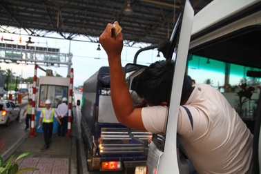 Không ít công trình BOT vừa khánh thành đã lún, nứt