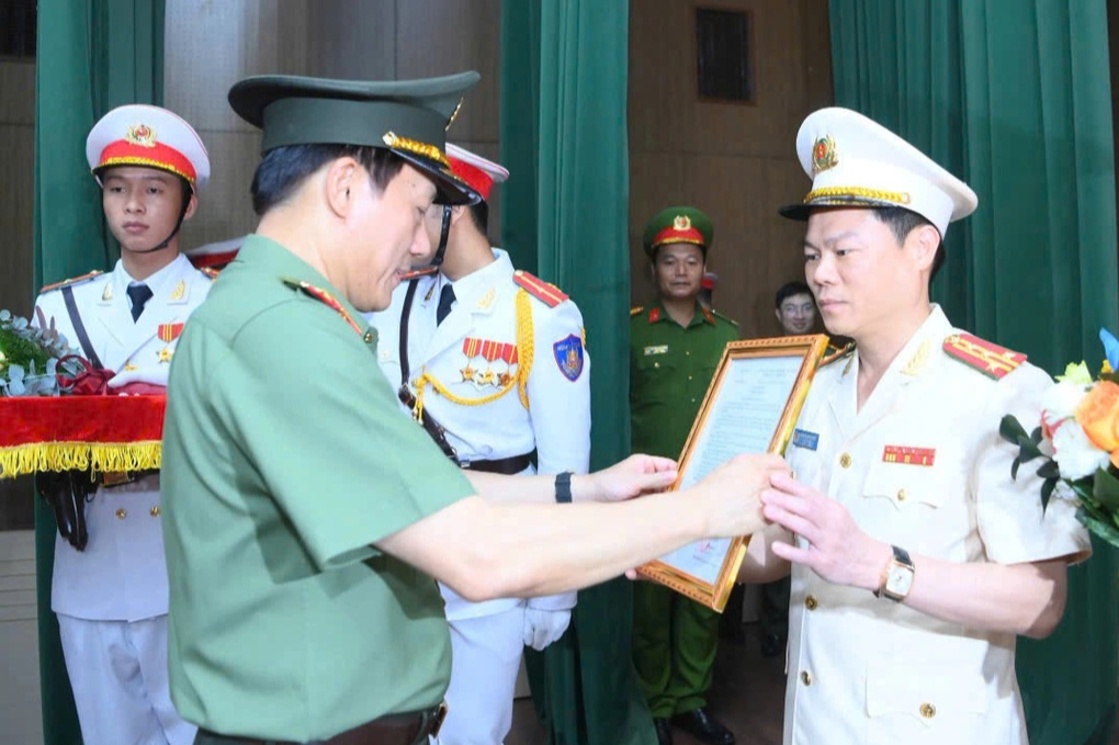 Đại tá Nguyễn Hữu Mạnh làm Giám đốc Công an tỉnh Ninh Bình mới - 1 Đại tá Nguyễn Hữu Mạnh làm Giám đốc Công an tỉnh Ninh Bình mới