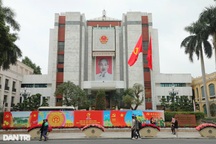 Hà Nội: Có thể buộc thôi việc cán bộ chậm trễ làm thủ tục hành chính