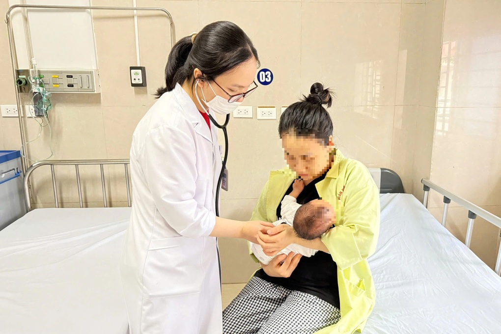 Bệnh nhi một tháng tuổi ngộ độc sái thuốc phiện - 1 Bệnh nhi một tháng tuổi ngộ độc sái thuốc phiện - 1