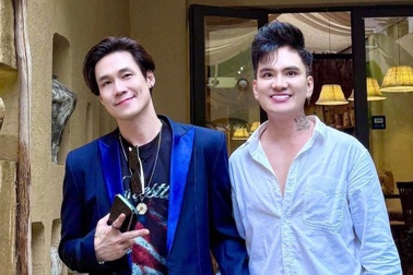 Lâm Chấn Huy đến trụ sở Công an, Khánh Phương nói "không biết web cờ bạc"