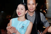 Lệ Quyên mặc kệ “chuyện lùm xùm” - đẹp rạng rỡ dự sinh nhật bạn