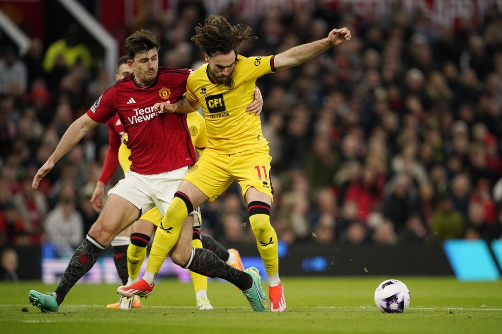 Man Utd đánh bại Sheffield Utd trong cơn mưa bàn thắng ở Old Trafford - 1