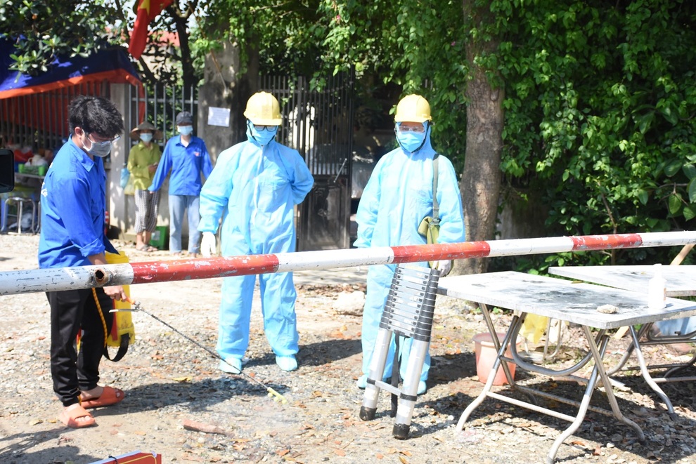 EVNHANOI đảm bảo điện tại các khu vực cách ly, bệnh viện dã chiến - 4 EVNHANOI đảm bảo điện tại các khu vực cách ly, bệnh viện dã chiến - 4