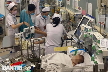 TPHCM: Bé 5 tuổi tử vong nghi do mắc tay chân miệng độ 4