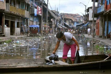 Đến thăm “thành phố nổi kiểu Venice” phiên bản "nghèo khổ và bẩn thỉu"
