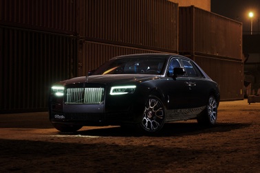 Khám phá Rolls-Royce Black Badge Ghost đầu tiên về Việt Nam