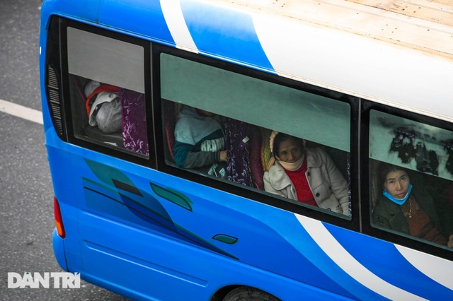 Hàng nghìn ôtô chôn chân tại cầu Nhật Tân ngày cuối kỳ nghỉ lễ - 10 Hàng nghìn ôtô chôn chân tại cầu Nhật Tân ngày cuối kỳ nghỉ lễ - 10