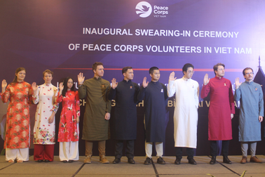 9 tình nguyện viên Mỹ bắt đầu chương trình giảng dạy tiếng Anh tại Việt Nam