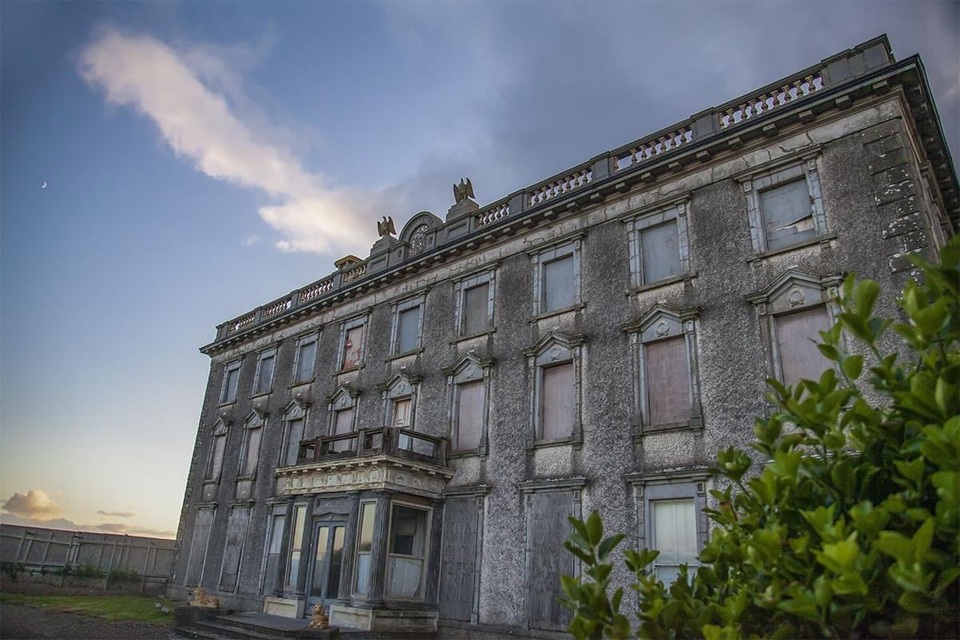 Bên trong căn biệt thự ma ám ở Ireland vừa được rao bán - 7 Bên trong căn biệt thự ma ám ở Ireland vừa được rao bán - 7