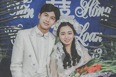 Cặp đôi 10x hóa thân vào bộ ảnh cưới phong cách thập niên 90 ấn tượng