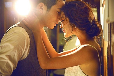 Vợ chết đứng bắt quả tang chồng "tập văn nghệ" trong nhà nghỉ