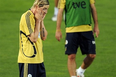 Tây Ban Nha mất Torres, Iniesta trước trận gặp Bosnia