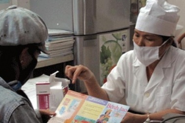 Chất lượng khám chữa bệnh ở cơ sở: Bác sĩ hỏi ít, thực hành... lười