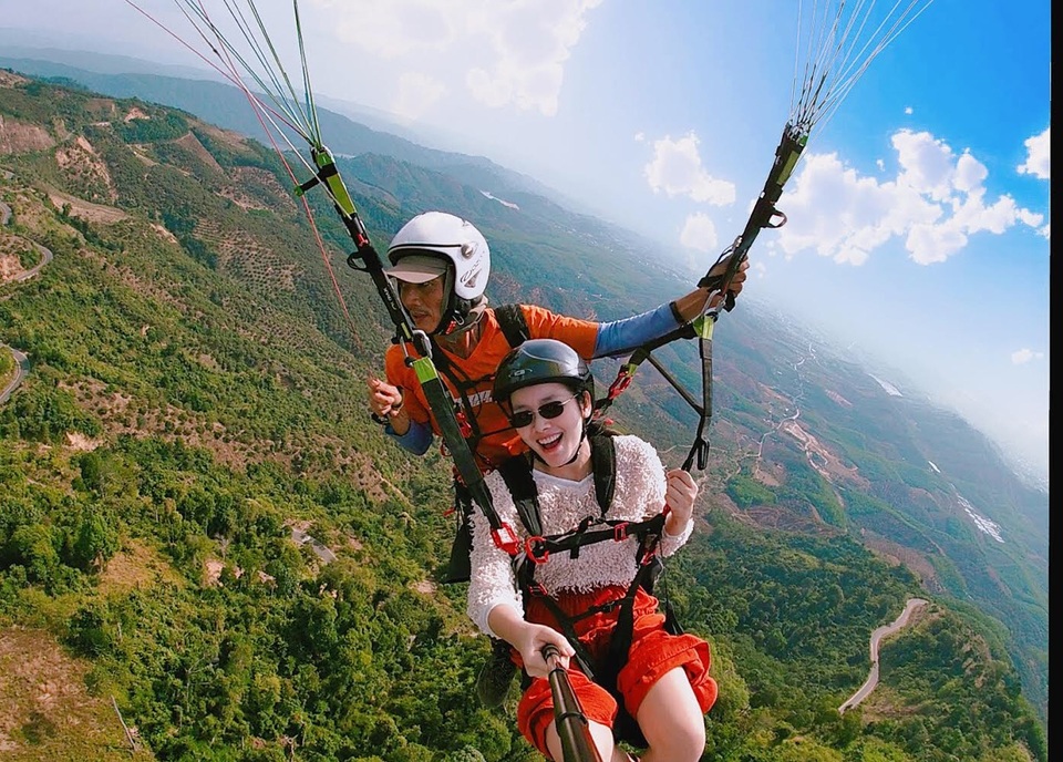Thử nghiệm bay dù lượn ngắm cảnh trên đèo Con Ó - 2 Thử nghiệm bay dù lượn ngắm cảnh trên đèo Con Ó - 2