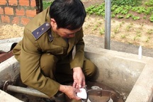 Quảng Bình: Phát hiện cây xăng "dởm" tự kê giá cao hơn giá niêm yết