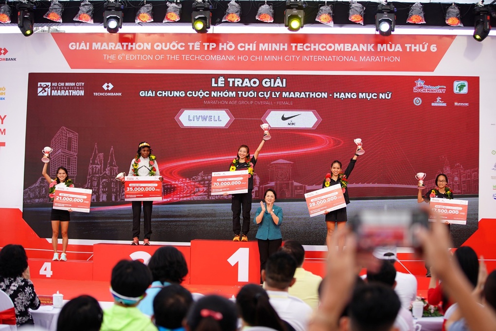 Các nữ runner Việt Nam khẳng định bản lĩnh trong giải Marathon Quốc tế TPHCM Techcombank 2023 - 2 Các nữ runner Việt Nam khẳng định bản lĩnh trong giải Marathon Quốc tế TPHCM Techcombank 2023 - 2