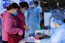 Truy tìm hành khách đi chung xe buýt với F1 từ TPHCM về Long An