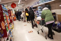 Anh "nín thở" trước sự "càn quét" của chủng SARS-CoV-2 đột biến mới