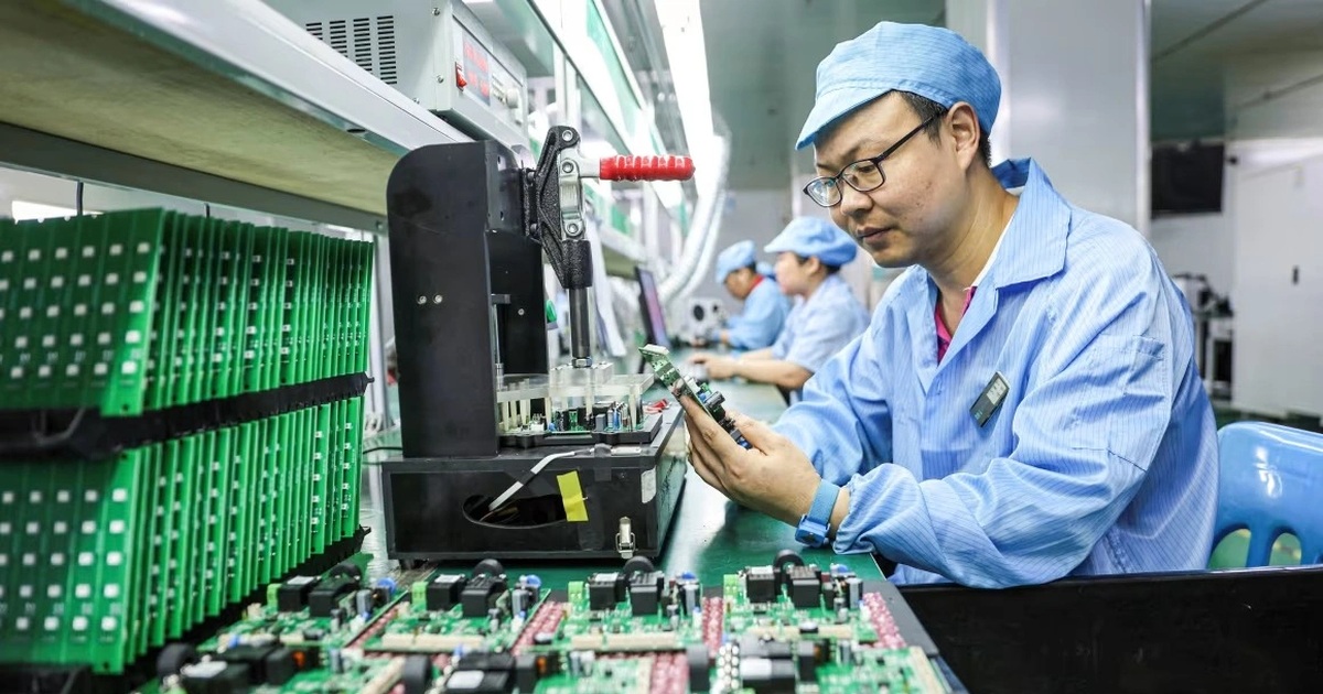 Trung Quốc áp hạn chế mới với xuất khẩu công nghệ pin xe điện