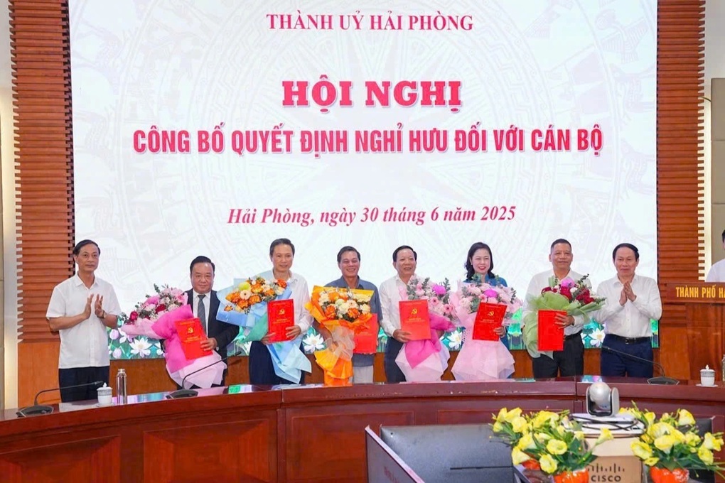 Chủ tịch Hải Phòng Nguyễn Văn Tùng nghỉ hưu trước tuổi - 1 Chủ tịch Hải Phòng Nguyễn Văn Tùng nghỉ hưu trước tuổi - 1