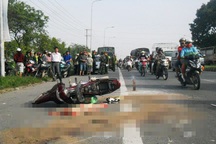 Xe tải cán chết cả gia đình một trung úy bộ đội