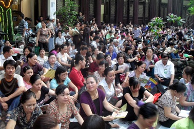 Hàng ngàn người chen chân ở chùa Phúc Khánh ngày lễ Vu Lan