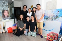 Học trò Thanh Bùi đi khắp TP HCM san sẻ yêu thương giáp Tết