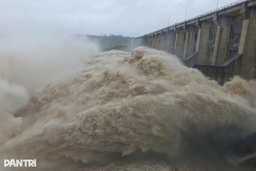 Cần tìm điểm cân bằng giữa lợi ích thủy điện và cuộc sống người dân - 1