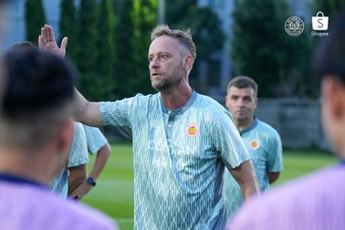 Báo Thái Lan đánh giá cao HLV Mano Polking trước thềm Cúp C1 Đông Nam Á