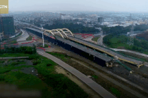 Xem cây cầu dài gần 450m nổ tung chỉ trong tích tắc