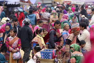 Chợ Cán Cấu phiên cuối năm