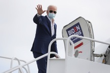 Sự cố bất ngờ trước chuyến đi đầu tiên bằng Không lực Một của ông Biden
