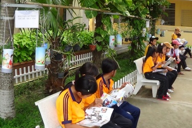 Vì sao học sinh bây giờ ít đọc sách?