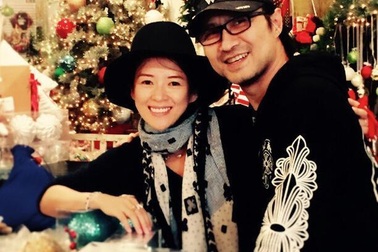 Chương Tử Di khoe ảnh đón Giáng sinh bên ông xã