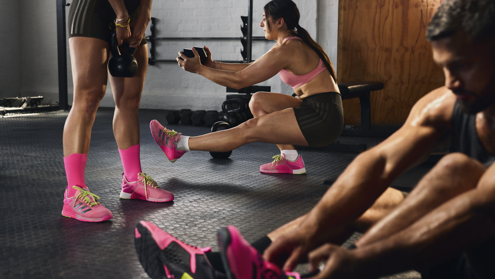 Tiềm ẩn nhiều nguy cơ với sức khỏe khi gymer đi chân trần tập luyện - 3 Tiềm ẩn nhiều nguy cơ với sức khỏe khi gymer đi chân trần tập luyện - 3