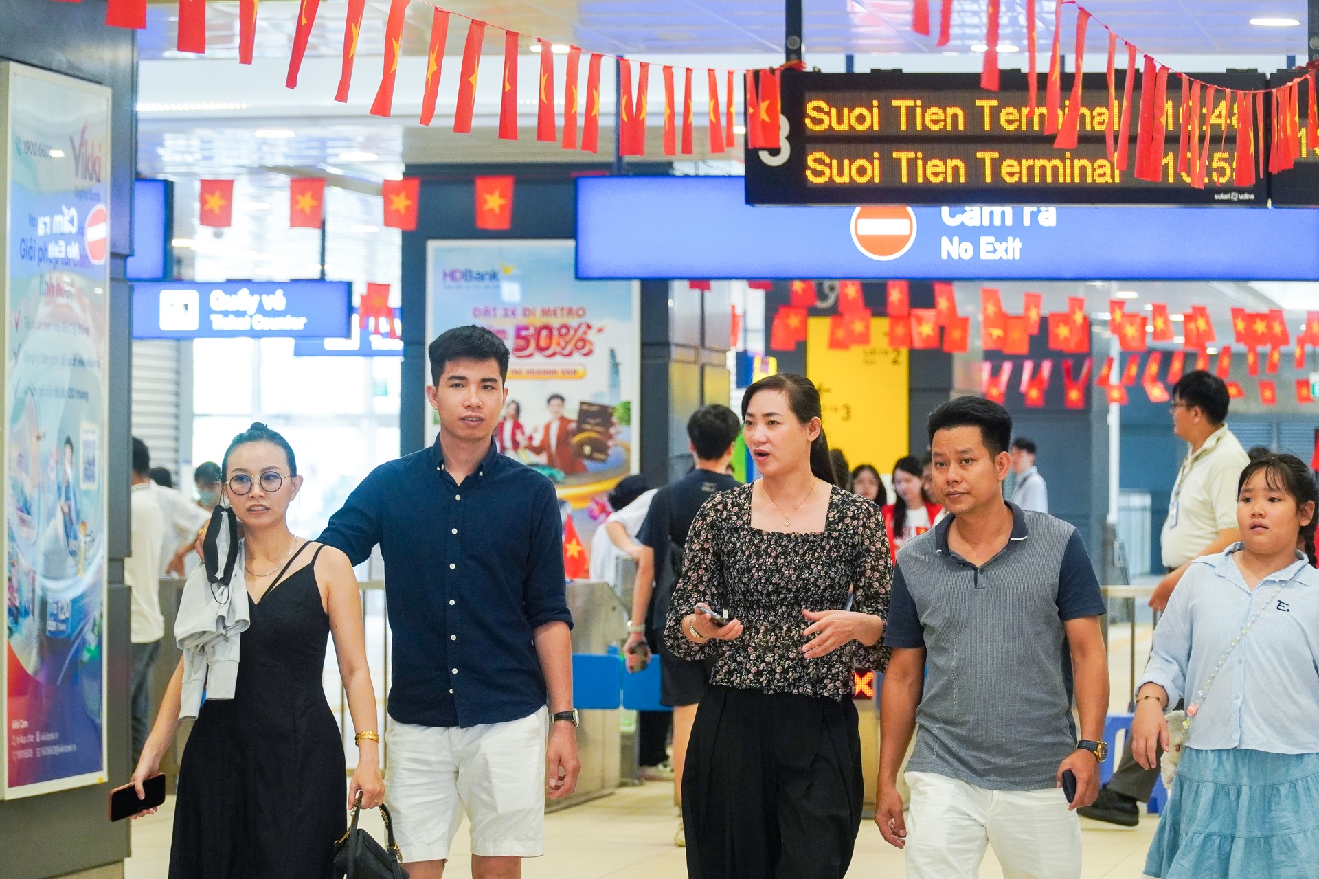 Metro Bến Thành - Suối Tiên ở TPHCM thành “điểm hẹn” hút khách dịp lễ Quốc khánh - 11 Metro Bến Thành - Suối Tiên ở TPHCM thành “điểm hẹn” hút khách dịp lễ Quốc khánh - 11