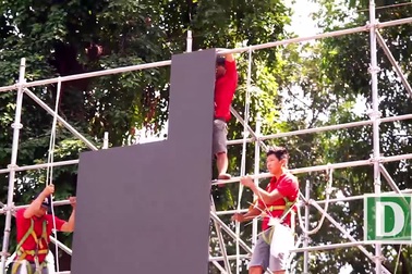 Trận Việt Nam – Nhật Bản: Lắp màn hình lớn phục vụ người hâm mộ trên đường Lê Duẩn