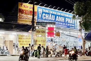 Cảnh sát vây bắt nghi phạm dùng súng cướp tiệm vàng ở Tây Ninh