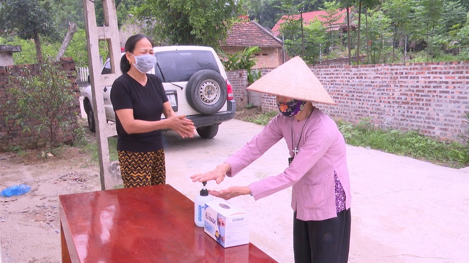 Phú Thọ phong tỏa một khu dân cư 21 ngày vì có ca dương tính SARS-CoV-2 - 1 Phú Thọ phong tỏa một khu dân cư 21 ngày vì có ca dương tính SARS-CoV-2 - 1